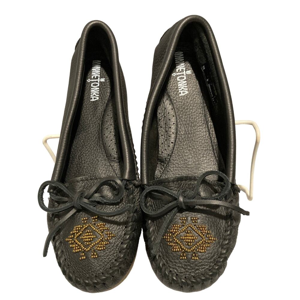 New and Authentic MINNETONKA Deerskin Beaded Moccasins Slip on Black